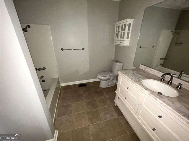 6174 Lower Dixie Lake Road, Union City, GA 30291