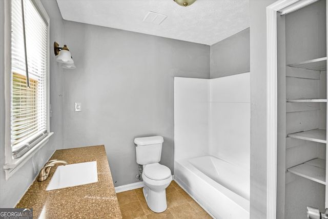 6174 Lower Dixie Lake Road, Union City, GA 30291