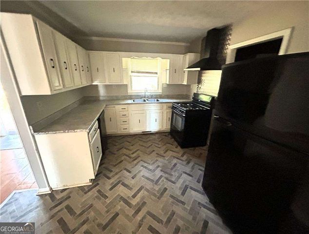 6174 Lower Dixie Lake Road, Union City, GA 30291