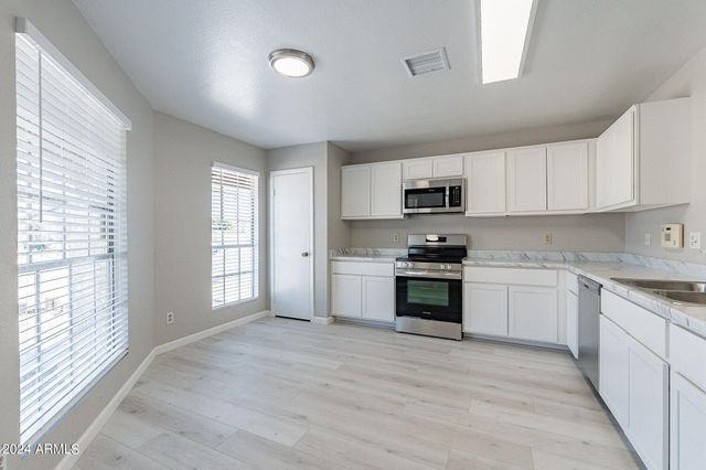 11926 N 78TH Drive, Peoria, AZ 85345