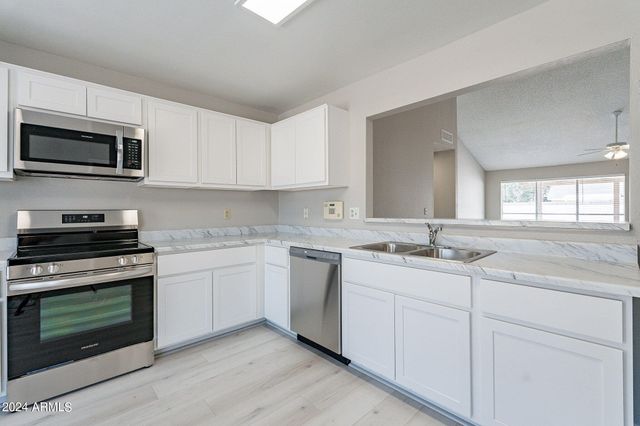 11926 N 78TH Drive, Peoria, AZ 85345