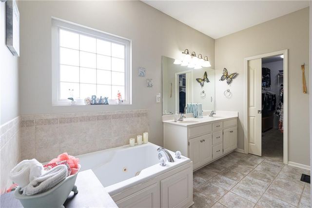 4756 SW Leafwing Drive, Lee's Summit, MO 64082