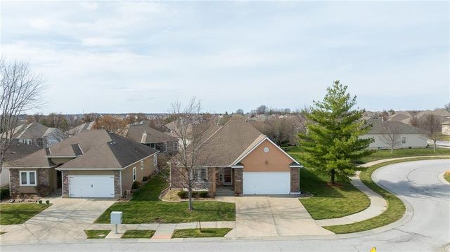 4756 SW Leafwing Drive, Lee's Summit, MO 64082
