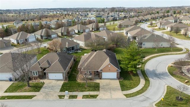 4756 SW Leafwing Drive, Lee's Summit, MO 64082