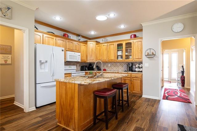 4756 SW Leafwing Drive, Lee's Summit, MO 64082