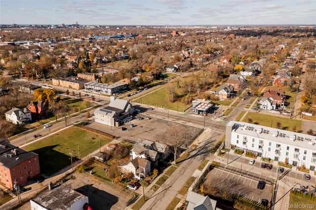 7319 Kercheval Street, Detroit, MI 48214
