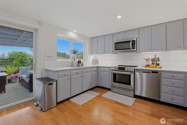 24303 59th Avenue W, Mountlake Terrace, WA 98043