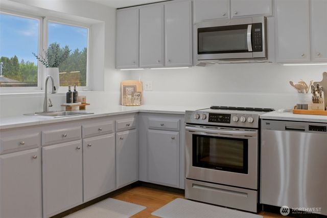 24303 59th Avenue W, Mountlake Terrace, WA 98043