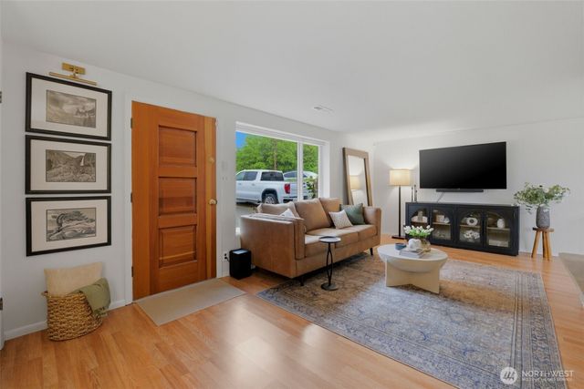 24303 59th Avenue W, Mountlake Terrace, WA 98043