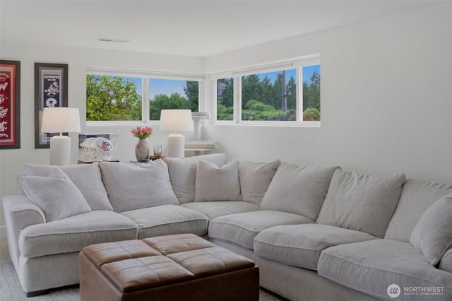 24303 59th Avenue W, Mountlake Terrace, WA 98043