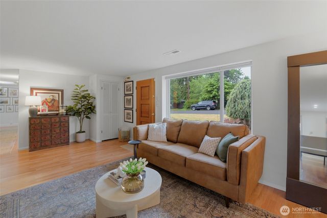 24303 59th Avenue W, Mountlake Terrace, WA 98043