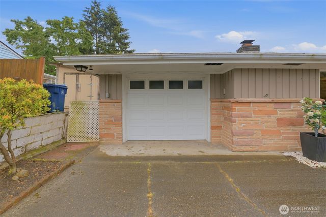 24303 59th Avenue W, Mountlake Terrace, WA 98043