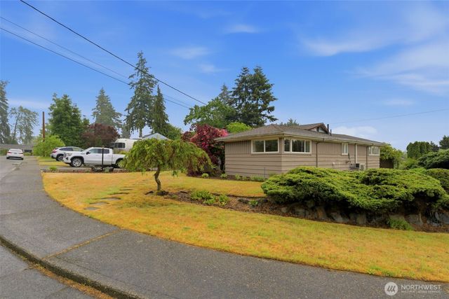 24303 59th Avenue W, Mountlake Terrace, WA 98043