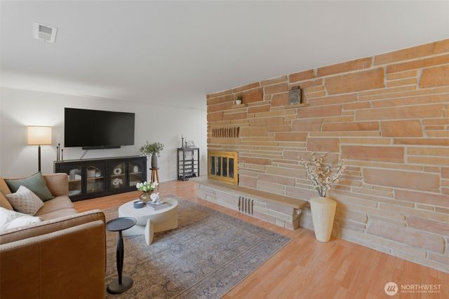 24303 59th Avenue W, Mountlake Terrace, WA 98043