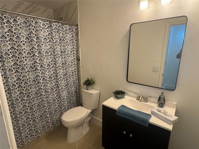 5209 NW 18th St 3E, Lauderhill, FL 33313