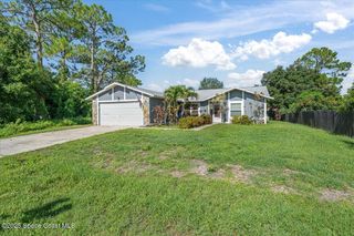 820 Emden Avenue NW, Palm Bay, FL 32907