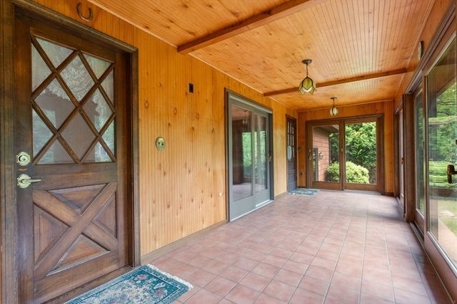 49 Lake St, Shrewsbury, MA 01545