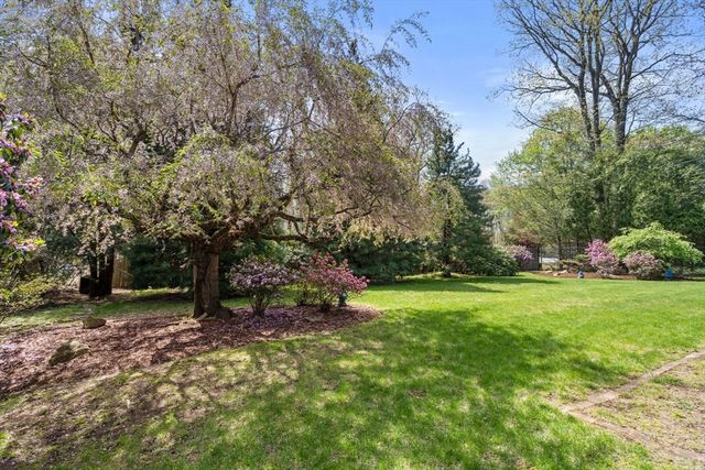 49 Lake St, Shrewsbury, MA 01545