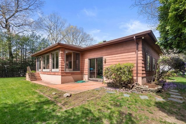 49 Lake St, Shrewsbury, MA 01545