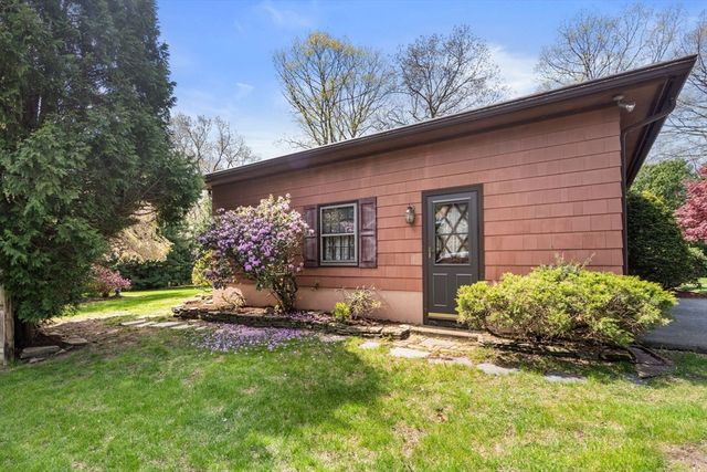 49 Lake St, Shrewsbury, MA 01545
