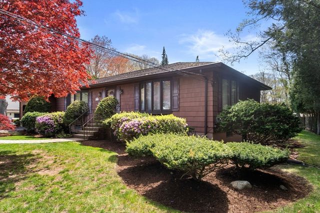 49 Lake St, Shrewsbury, MA 01545