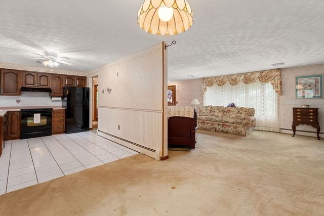 49 Lake St, Shrewsbury, MA 01545