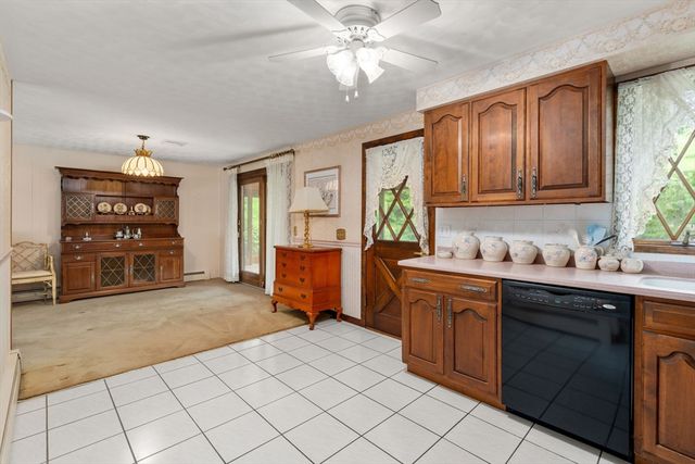 49 Lake St, Shrewsbury, MA 01545