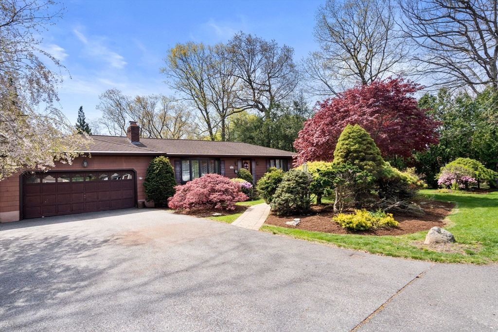 49 Lake St, Shrewsbury, MA 01545