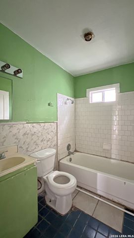 2906 El Paso, San Antonio, TX 78207
