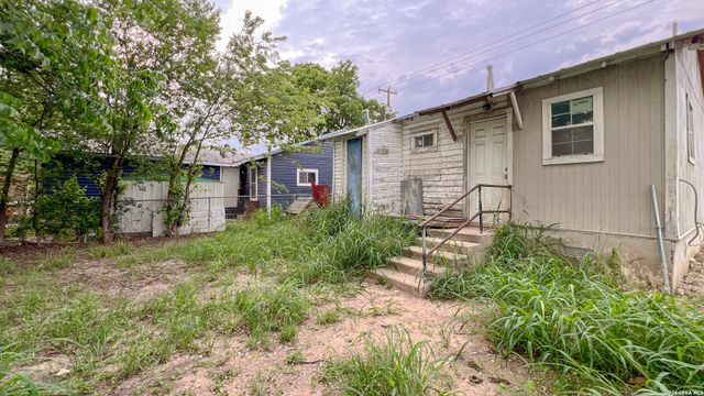 2906 El Paso, San Antonio, TX 78207