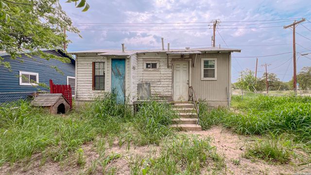 2906 El Paso, San Antonio, TX 78207