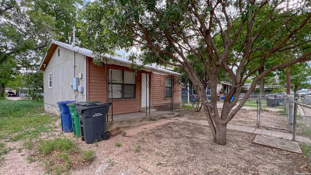 2906 El Paso, San Antonio, TX 78207