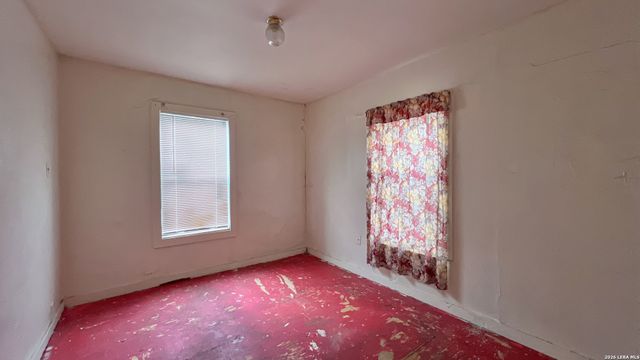 2906 El Paso, San Antonio, TX 78207