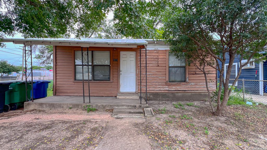 2906 El Paso, San Antonio, TX 78207
