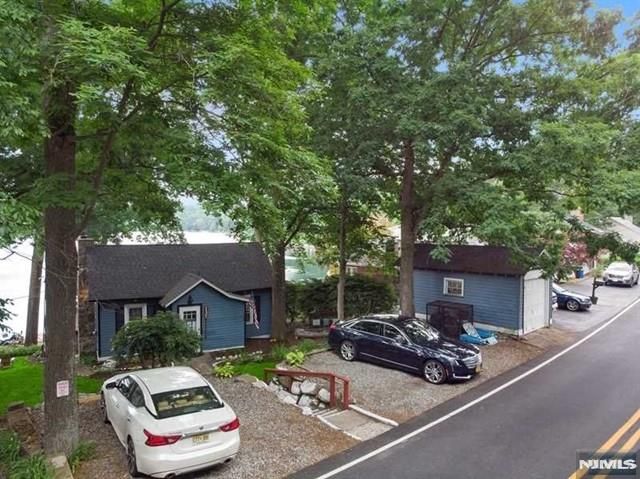 137 Lakeview Avenue, Ringwood, NJ 07456
