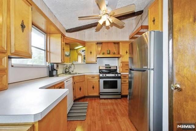 137 Lakeview Avenue, Ringwood, NJ 07456