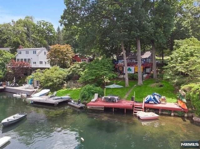 137 Lakeview Avenue, Ringwood, NJ 07456