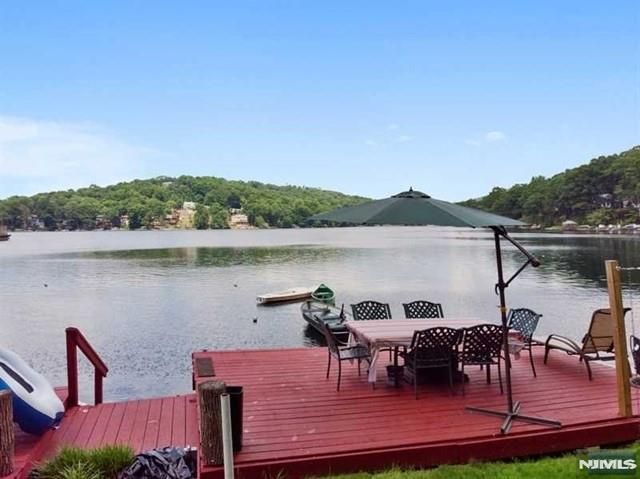 137 Lakeview Avenue, Ringwood, NJ 07456