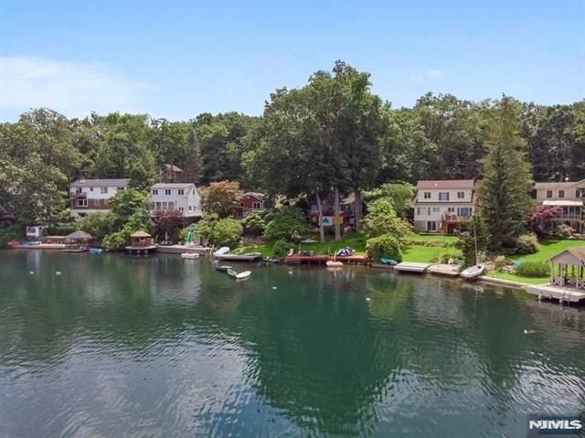 137 Lakeview Avenue, Ringwood, NJ 07456