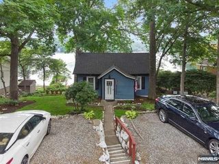 137 Lakeview Avenue, Ringwood, NJ 07456