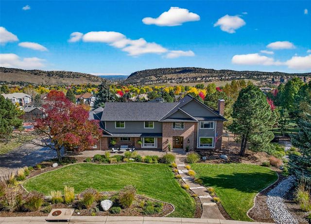 30 Tamarade Drive