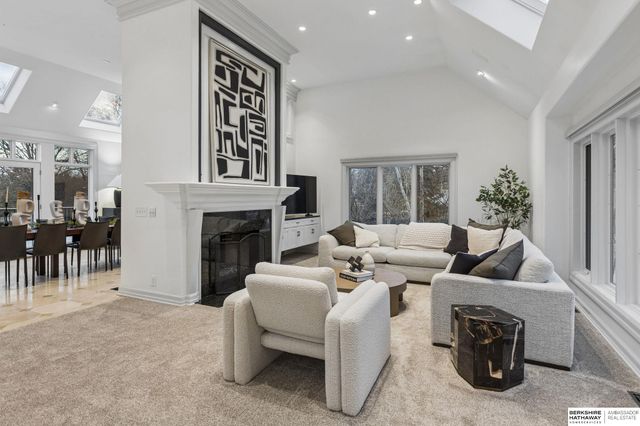 14341 Hamilton Street, Omaha, NE 68154