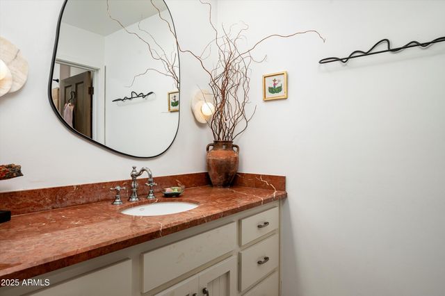 5101 N Casa Blanca Drive Unit 215, Paradise Valley, AZ 85253