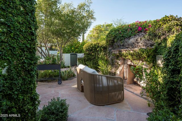 5101 N Casa Blanca Drive Unit 215, Paradise Valley, AZ 85253
