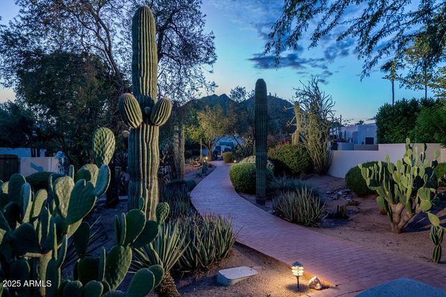 5101 N Casa Blanca Drive Unit 215, Paradise Valley, AZ 85253