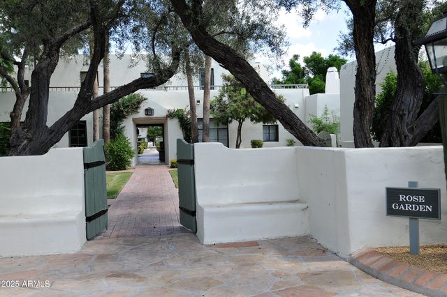 5101 N Casa Blanca Drive Unit 215, Paradise Valley, AZ 85253