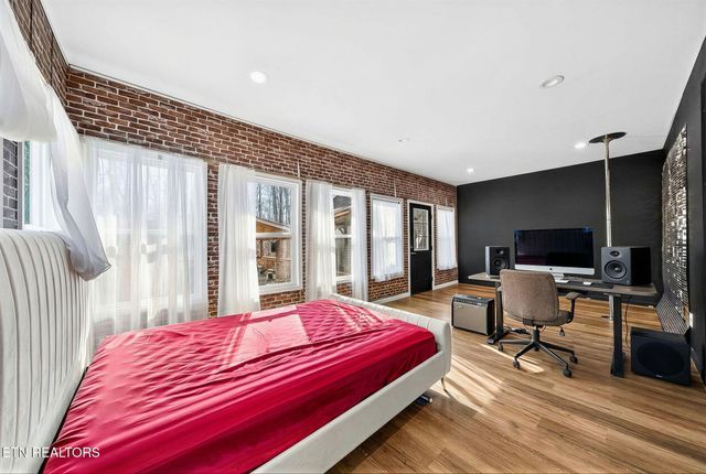 1945 W Creston Rd, Crossville, TN 38571