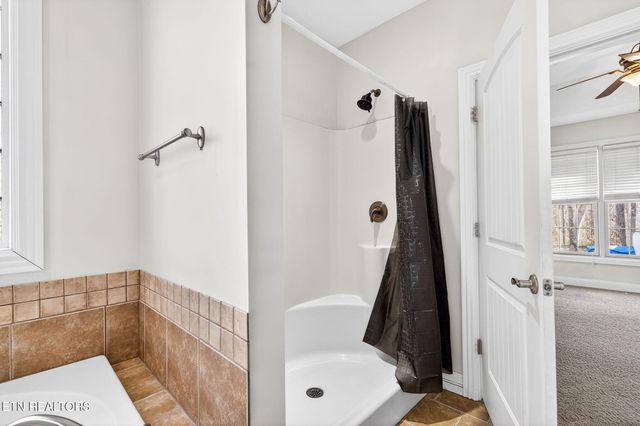 1945 W Creston Rd, Crossville, TN 38571