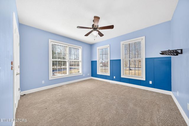 1945 W Creston Rd, Crossville, TN 38571