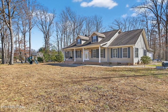 1945 W Creston Rd, Crossville, TN 38571